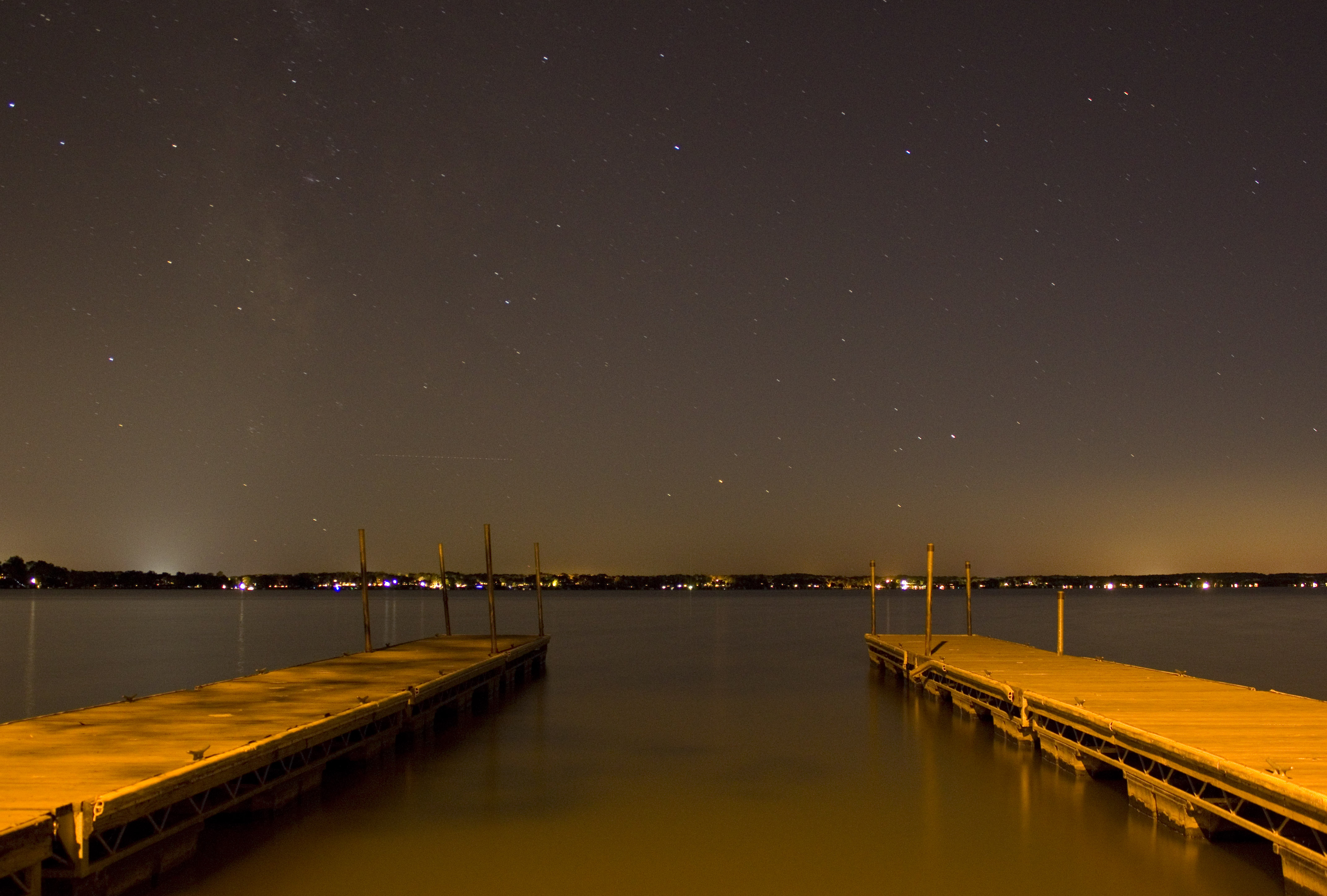 Docks under the night