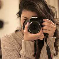 female-photographer-taking-photo