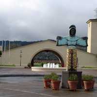 Robert Mondavi Winery with statue in front
