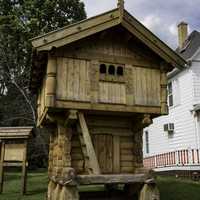 Wooden side house in Mount Horeb