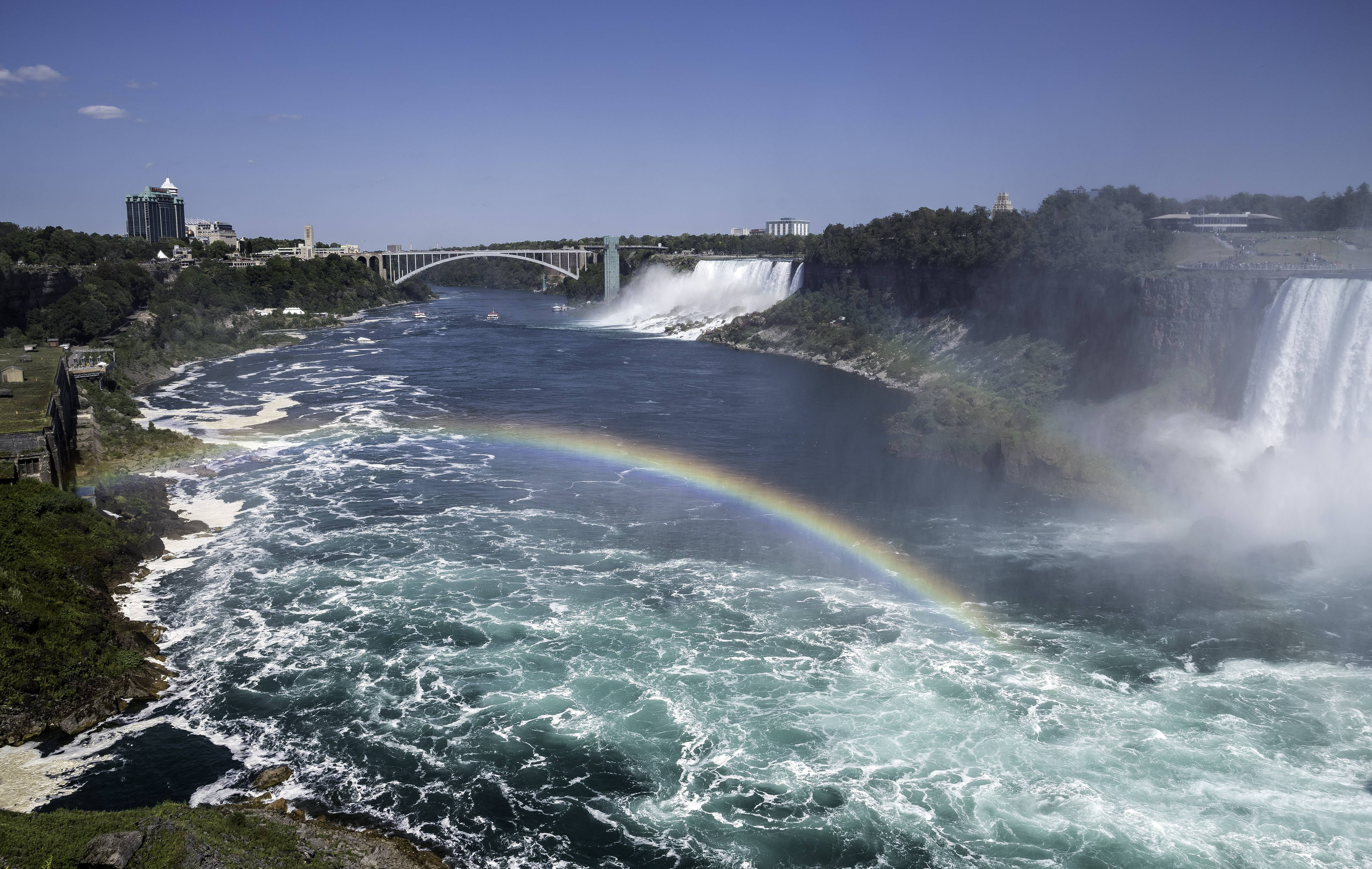 Крупнейший водопад северной америки