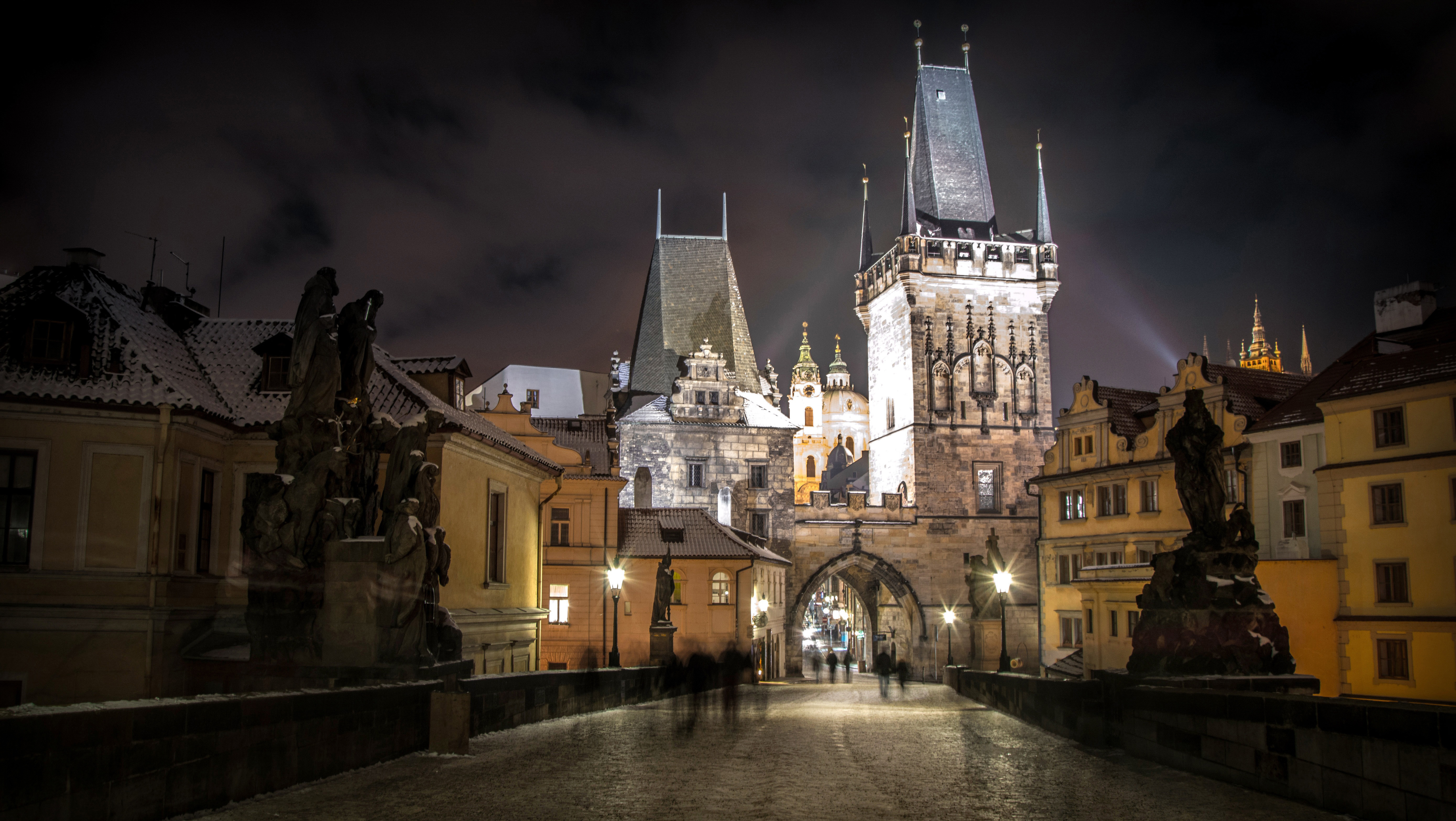 prague night tour free