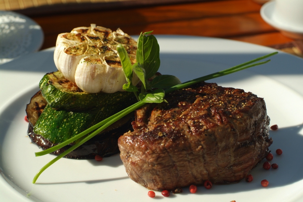 Yummy Steak Dinner image - Free stock photo - Public Domain photo - CC0