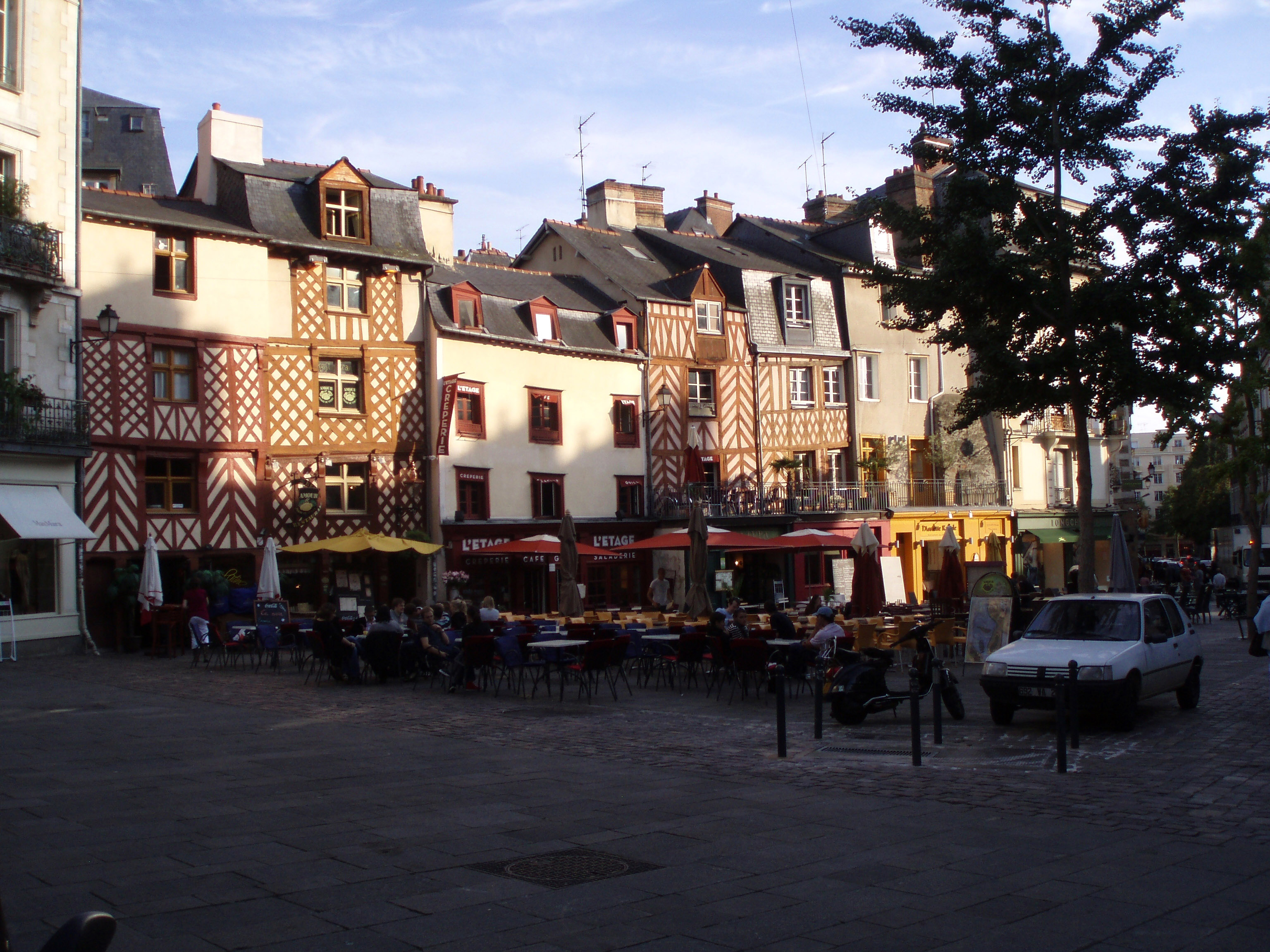 Free Rennes cautand clapeta de femeie