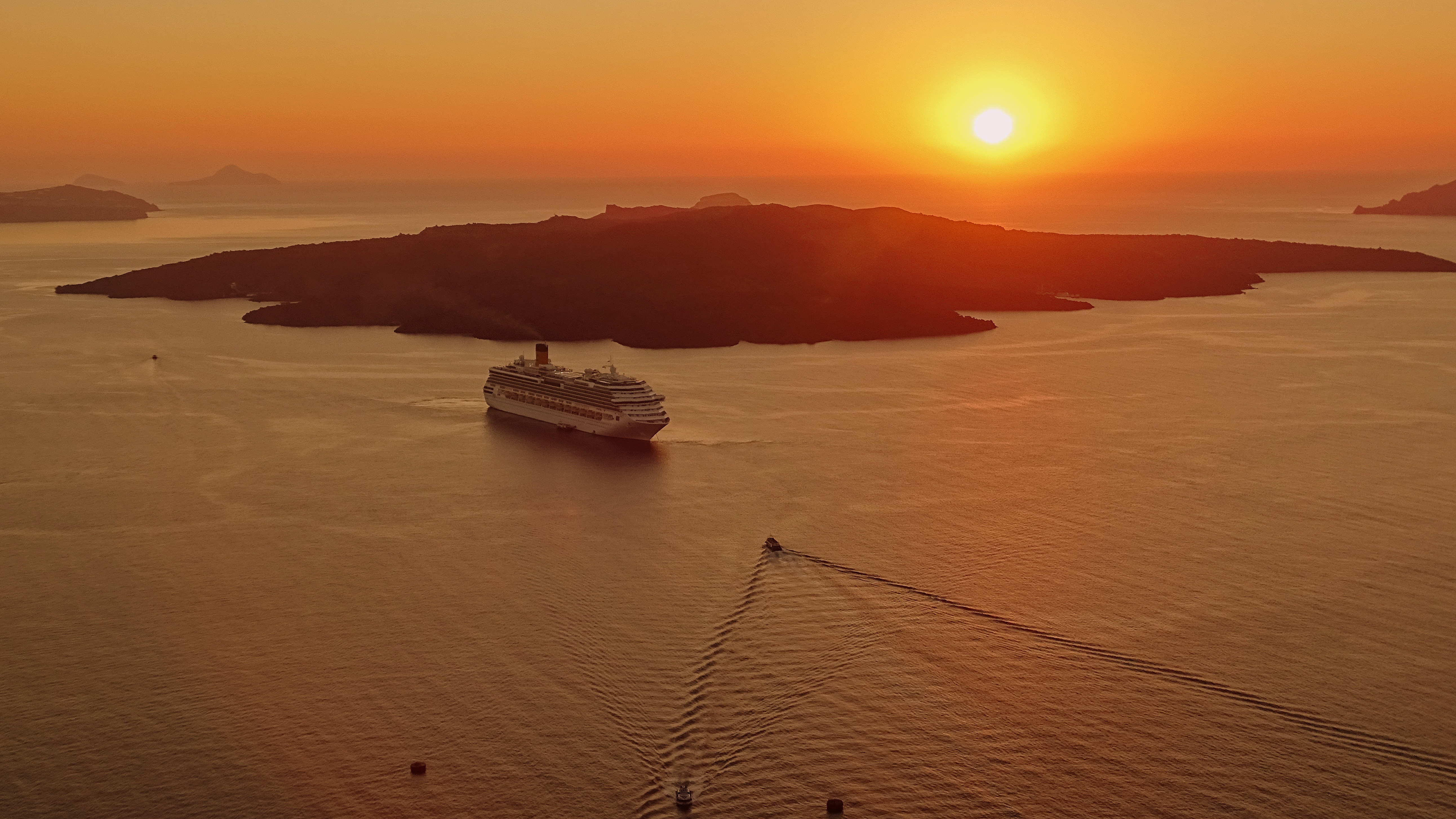 santorini boat cruise sunset