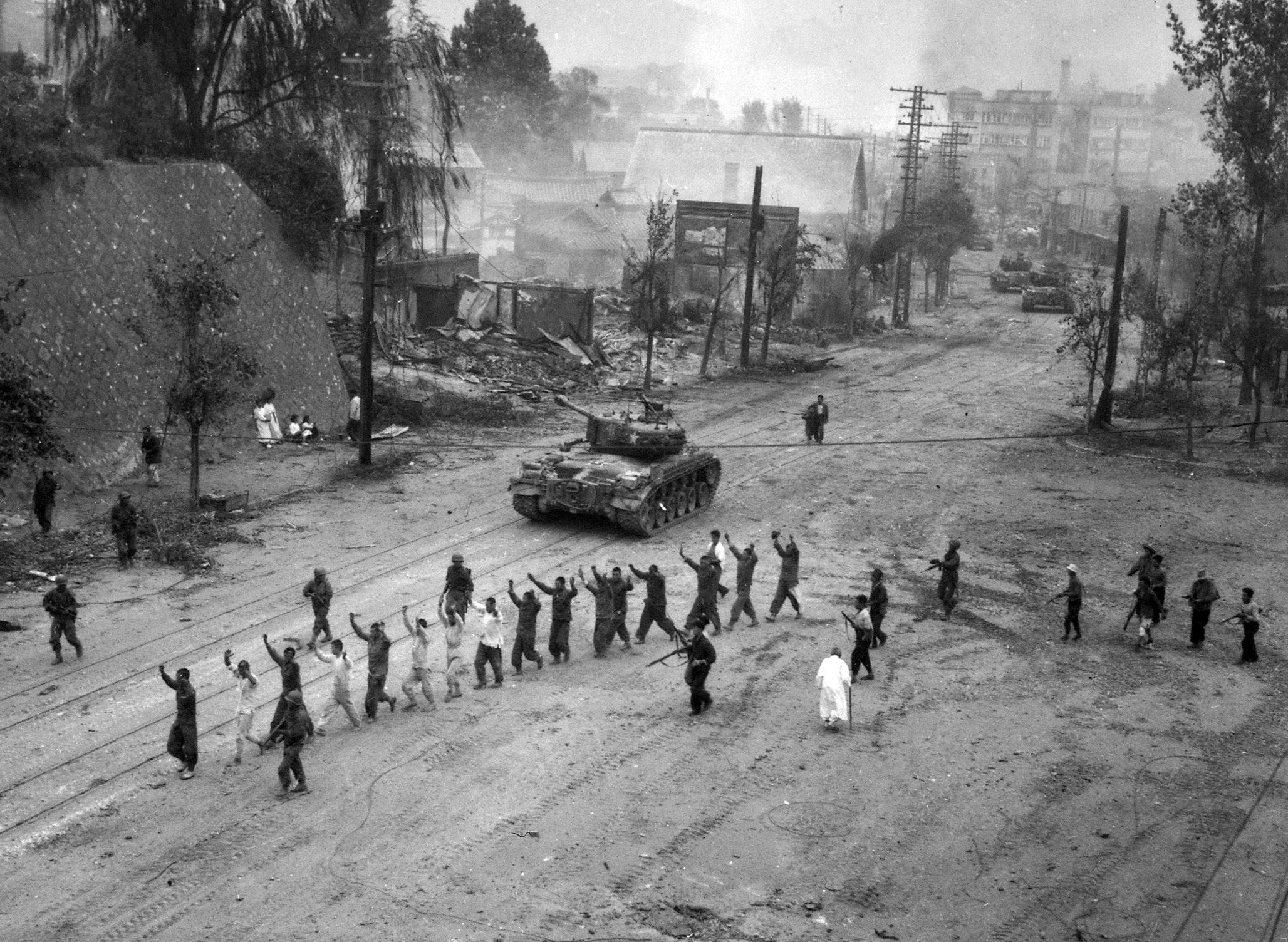 M26 Pershing tanks in downtown Seoul during the Second ...