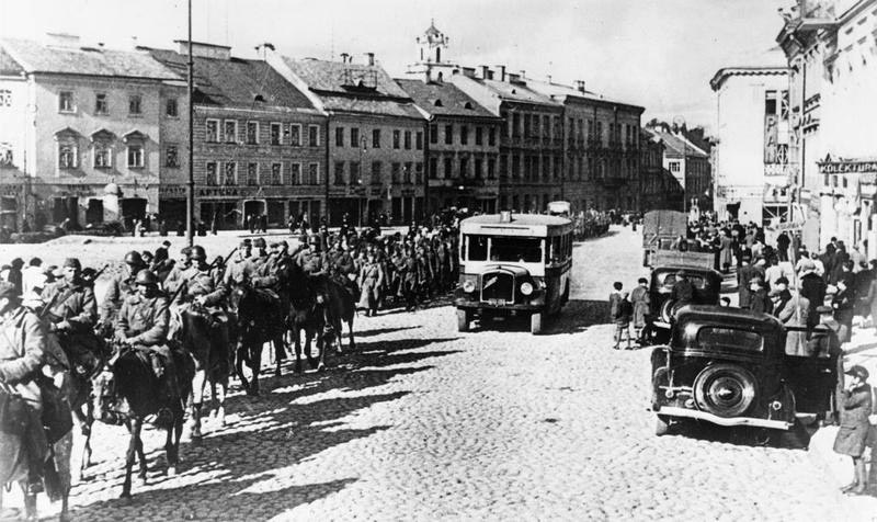 Red Army Enters The Provincial Capital Of Wilno During Invasion Of 