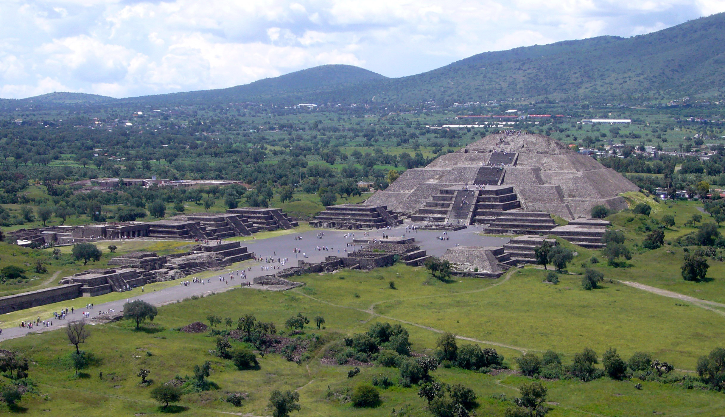 View of the Pyramid of the Moon in Teotihuacan, Mexico image - Free ...