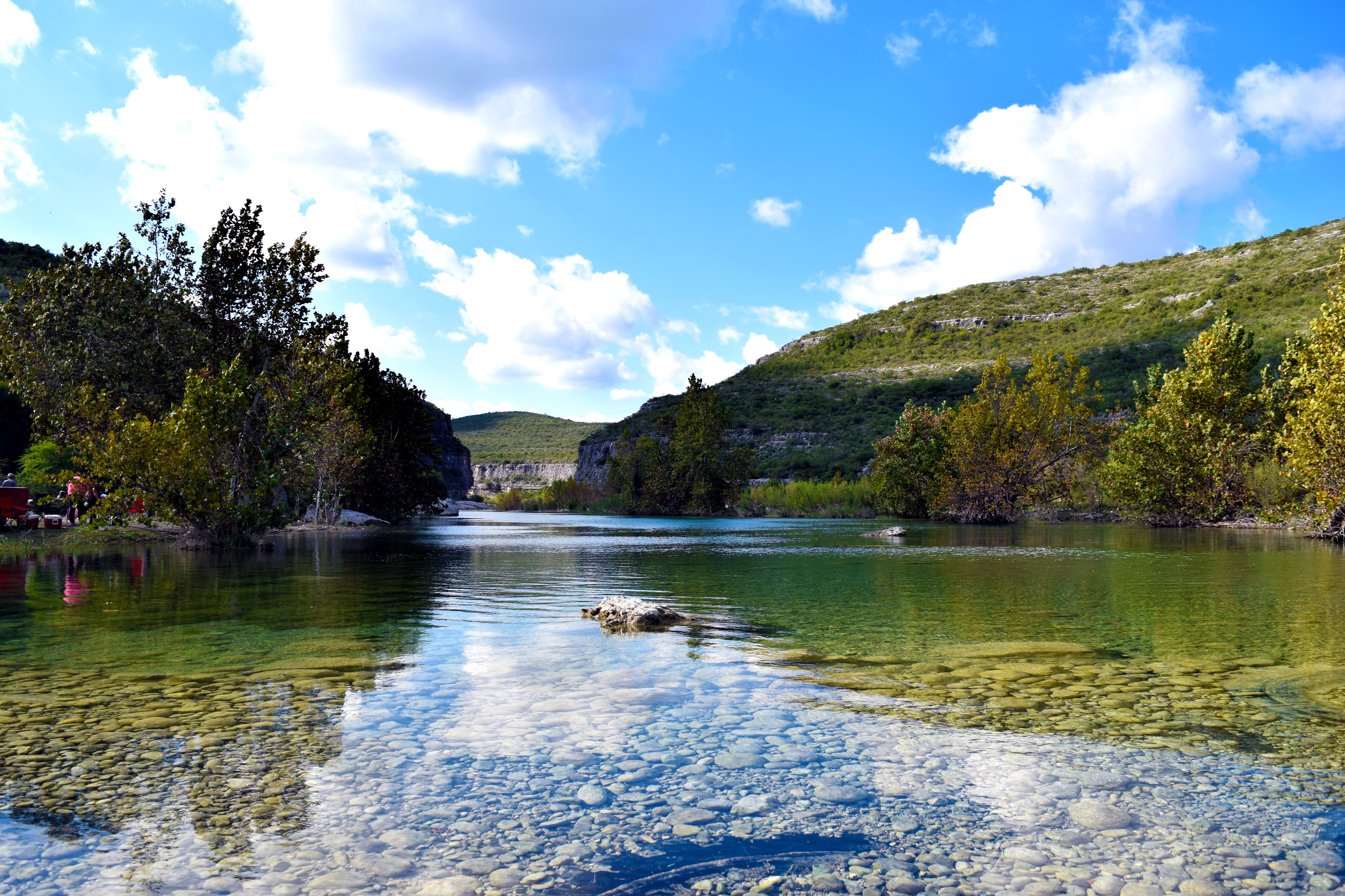  Beautiful  landscape  with lake and sky image Free stock 