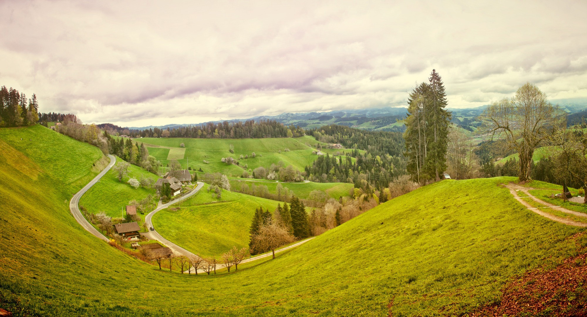 Hills village. Чехия Холмистая местность. Арденнская возвышенность в Бельгии. Холм Кёнигсштуль. Изборск холмы.