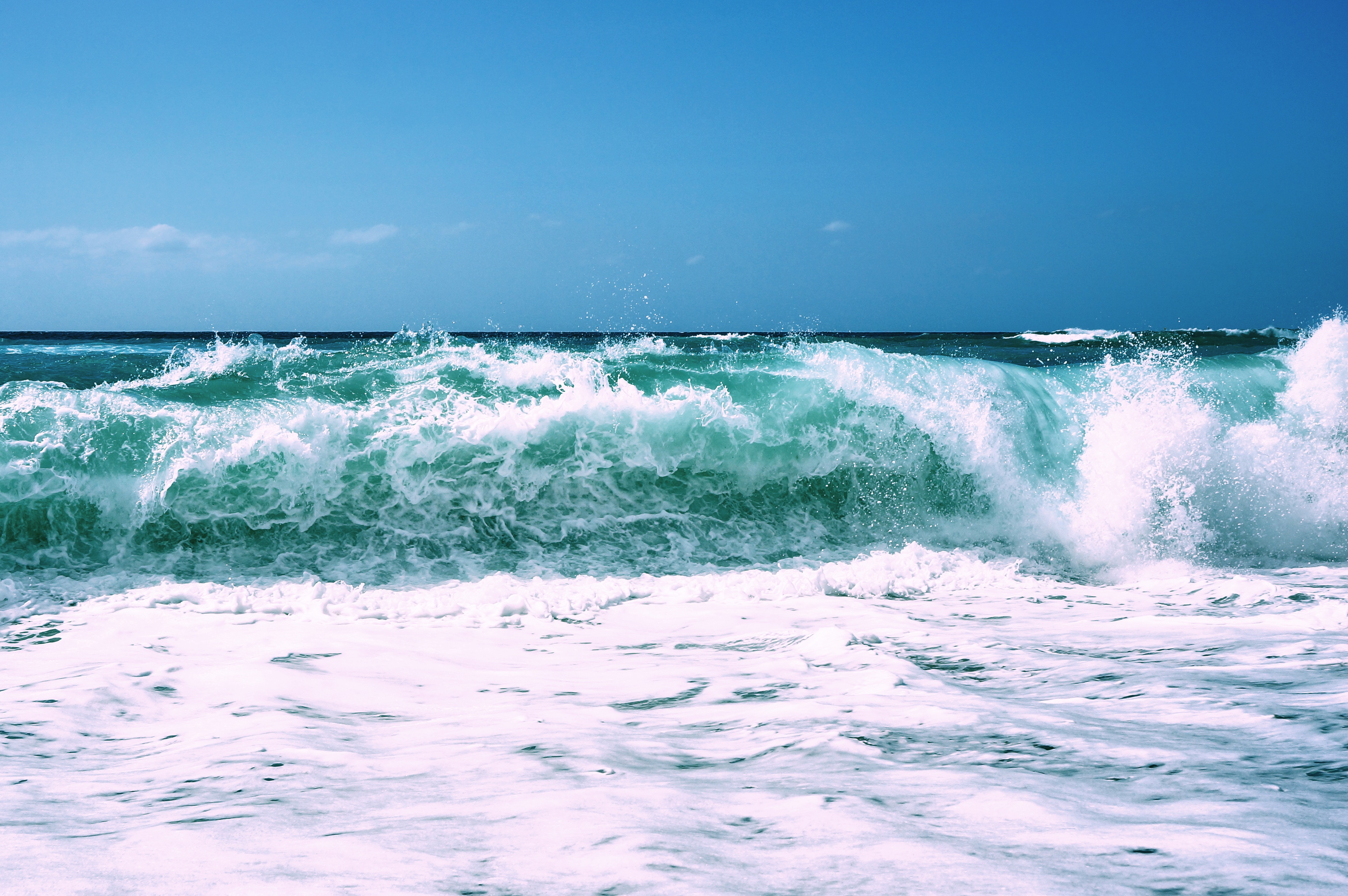 Waves on the seashore seascape image - Free stock photo - Public Domain ...