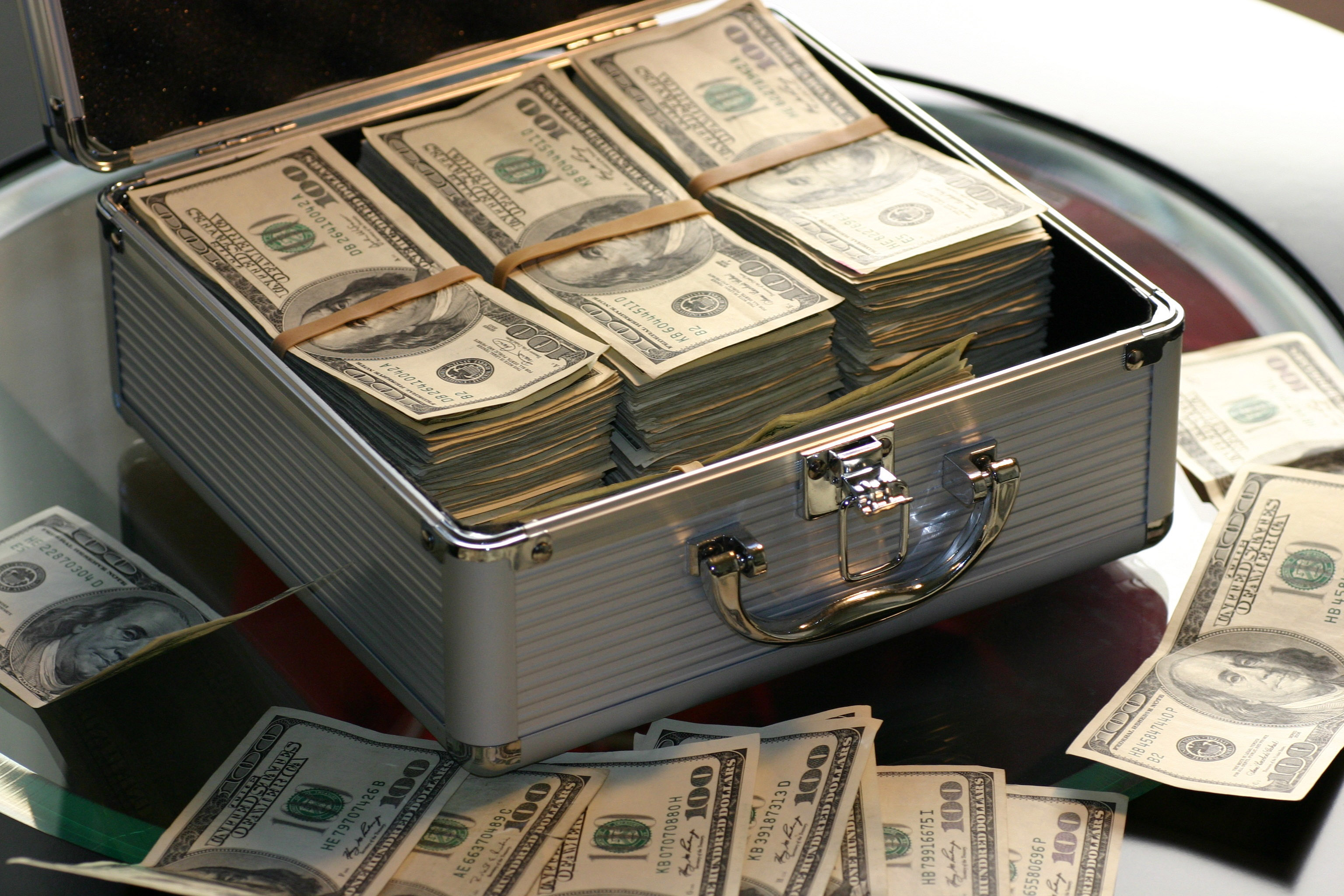 Box of Hundred Dollar Bills image - Free stock photo - Public Domain ...