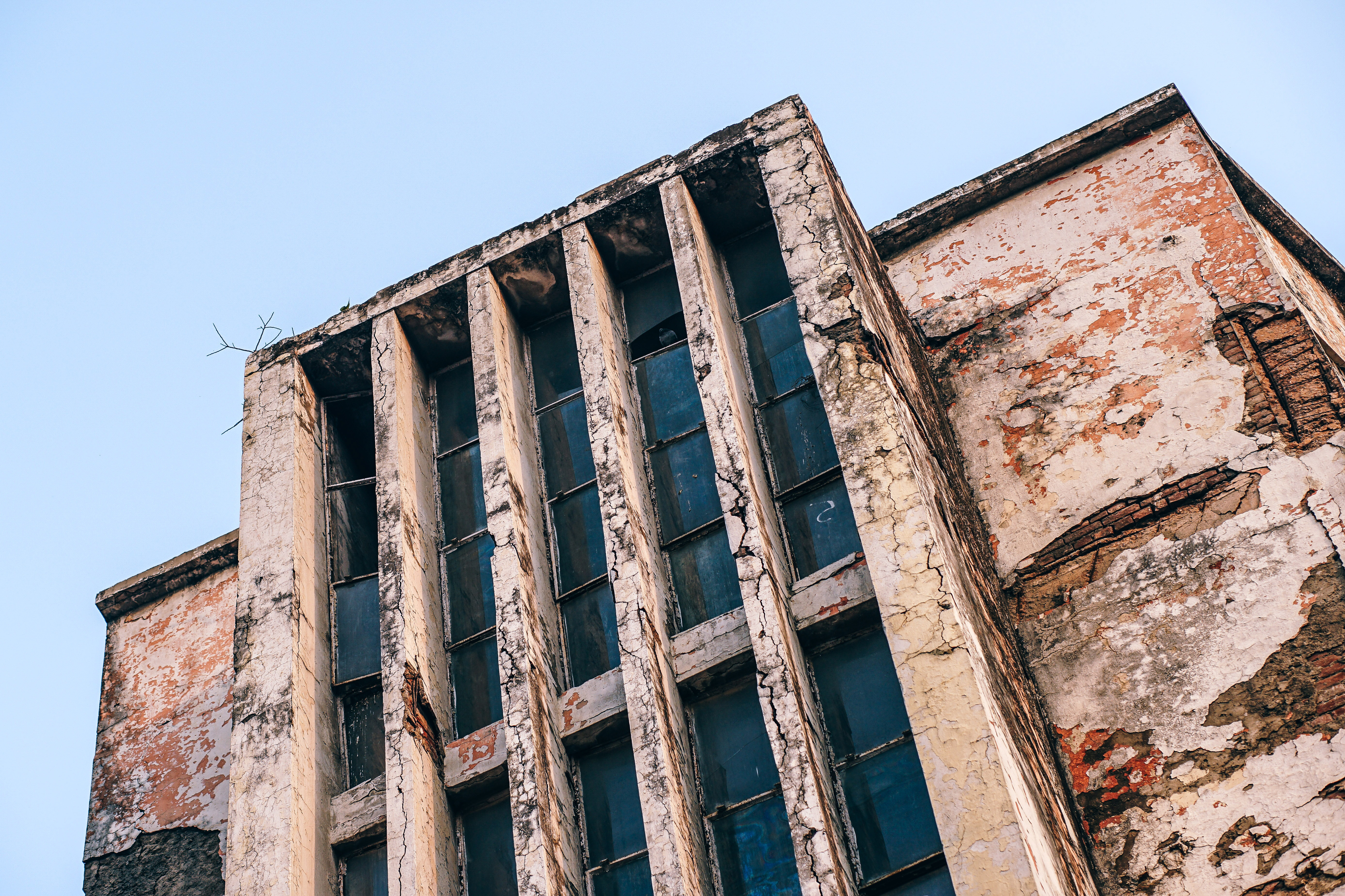 Old Abandoned building image - Free stock photo - Public Domain photo