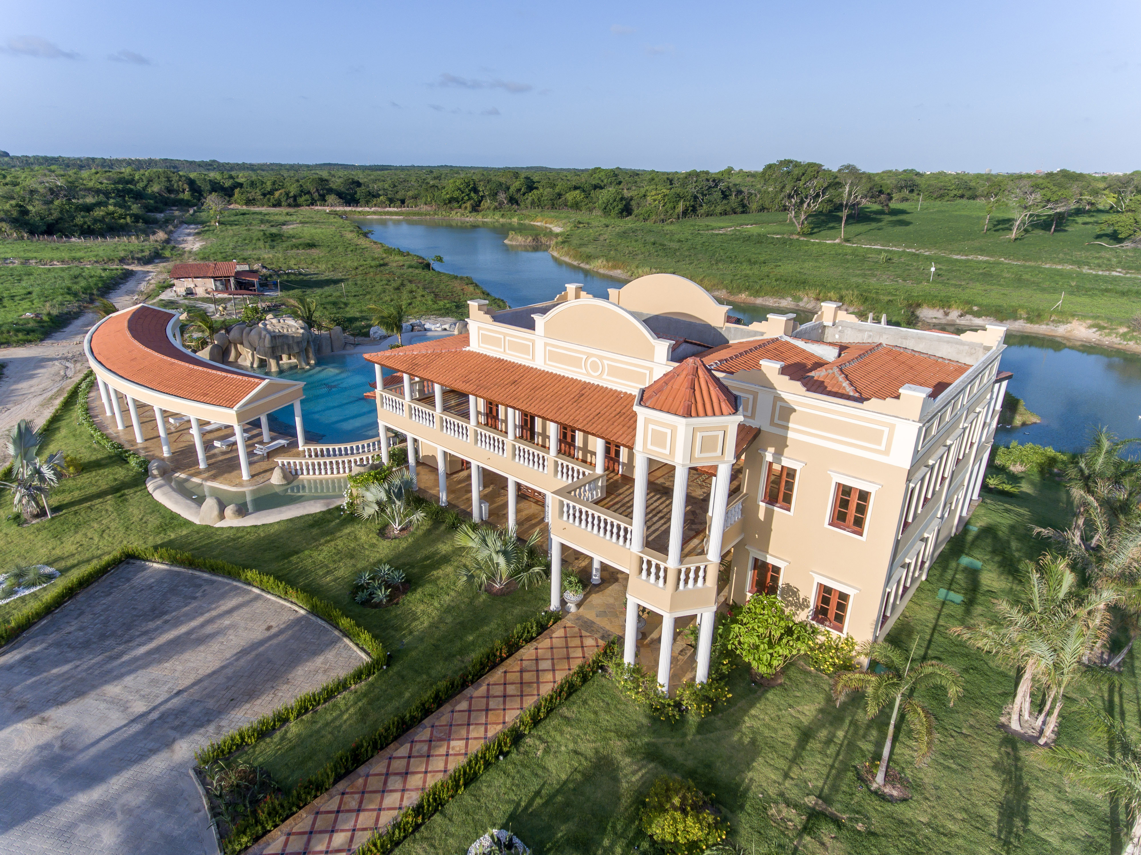  Tropical Mansion  aerial photo image Free stock photo Public Domain photo CC0 Images