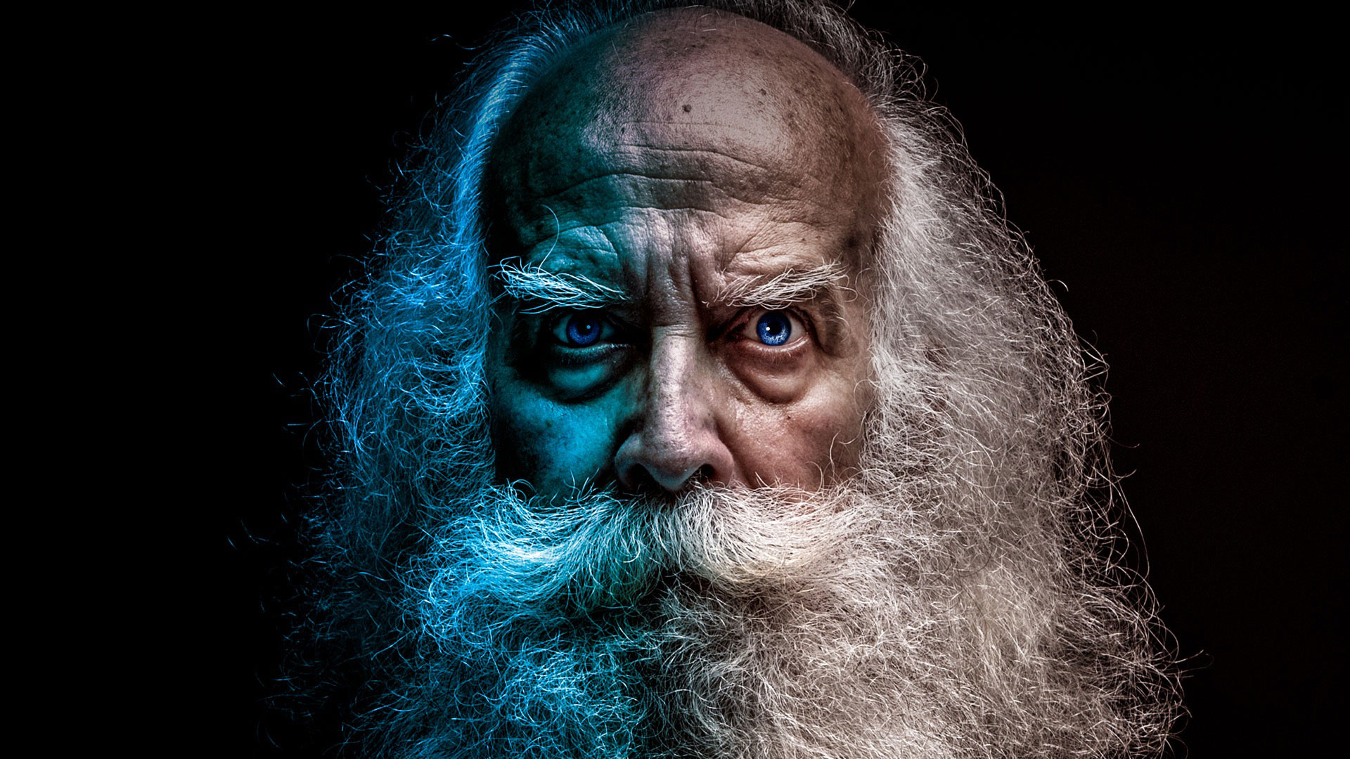 Blue eyes man hi-res stock photography and images - Alamy