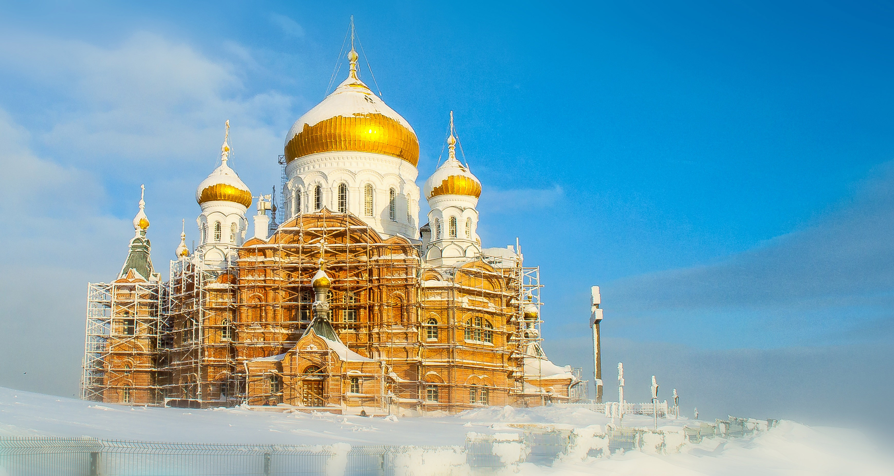 Golden Spires of the Russian Orthodox Church image - Free stock photo - Public Domain photo - CC0 Images