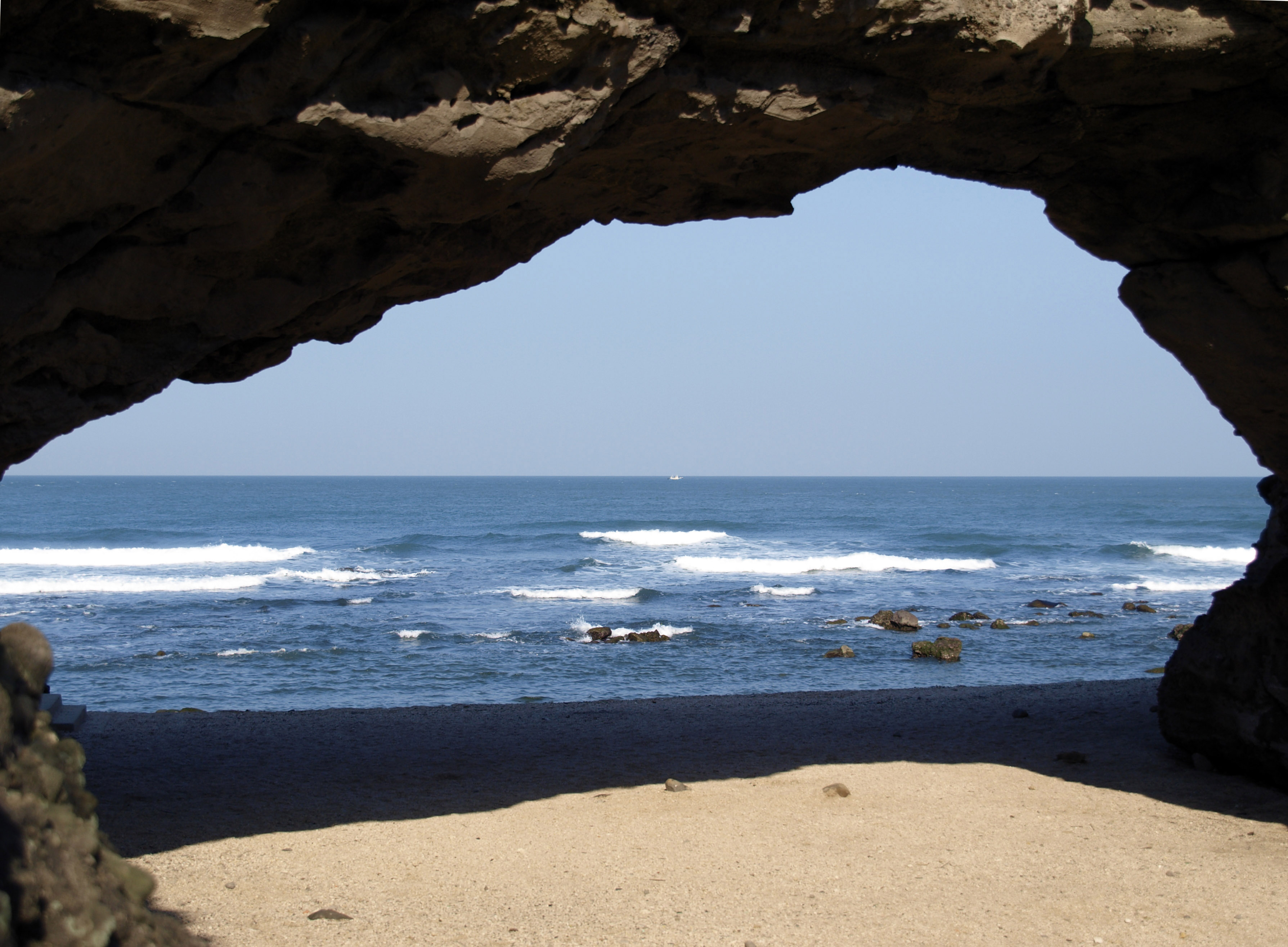 Sea Cave in Taiwan (5218/19035). 