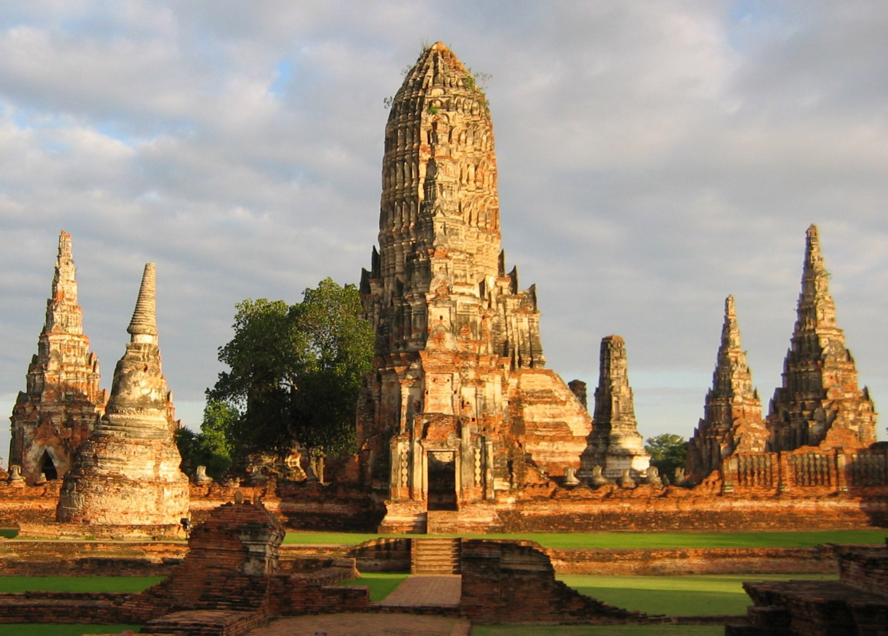 The Ruins Of Wat Chaiwatthanaram In Ayutthaya Thailand Image Free The Ruins Of Wat Chaiwatthanaram In Ayutthaya Thailand Image Free