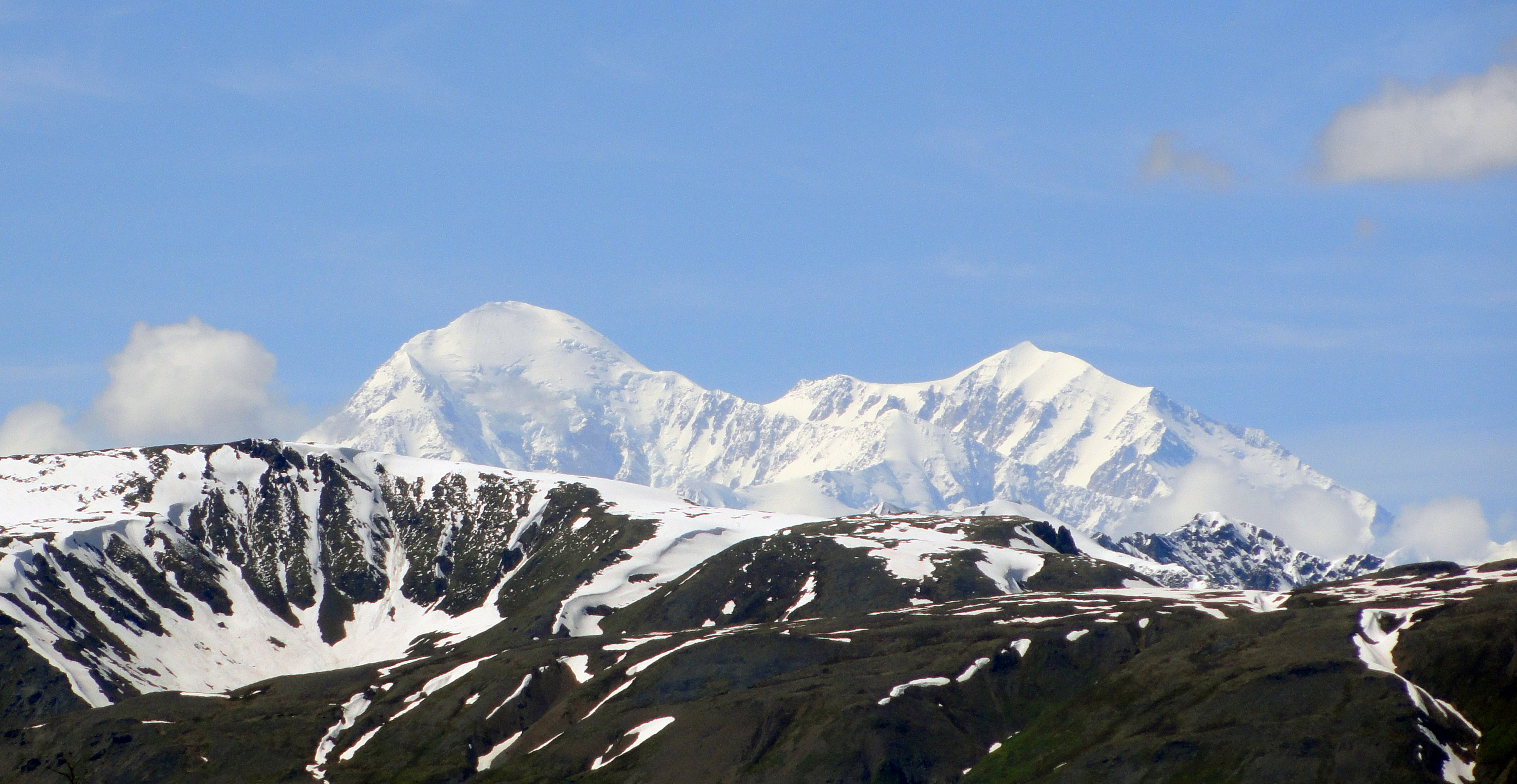 Маунт похожий на. Маунт-Кинлей (Denali) - Аляска. Аляска гора Денали. Денали Мак-Кинли. Денали (гора) пик.