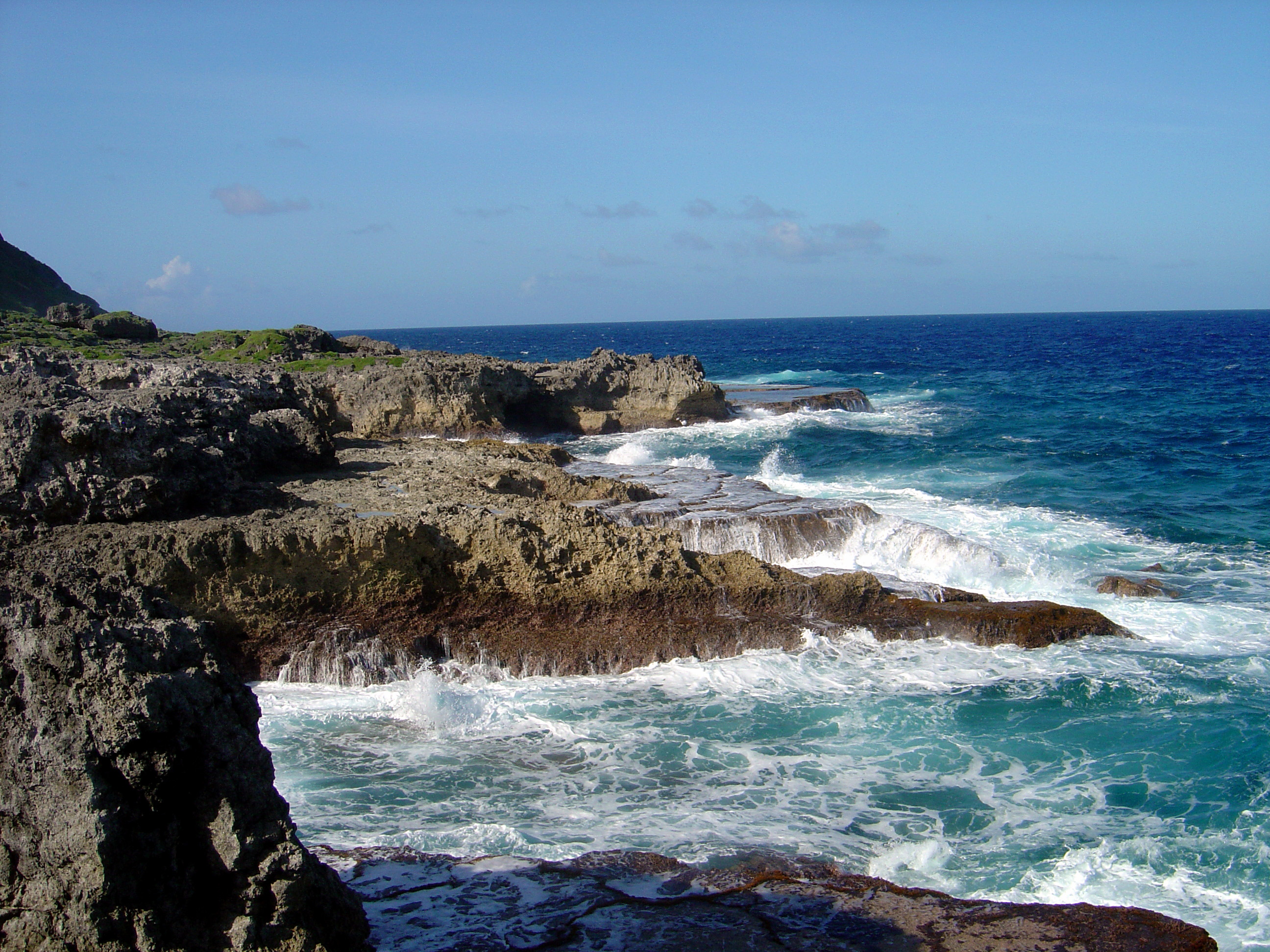 Situated on the coast. Атлантический океан. Атлантический океан фото. Береговая линия. Лонг-Айленд океан.