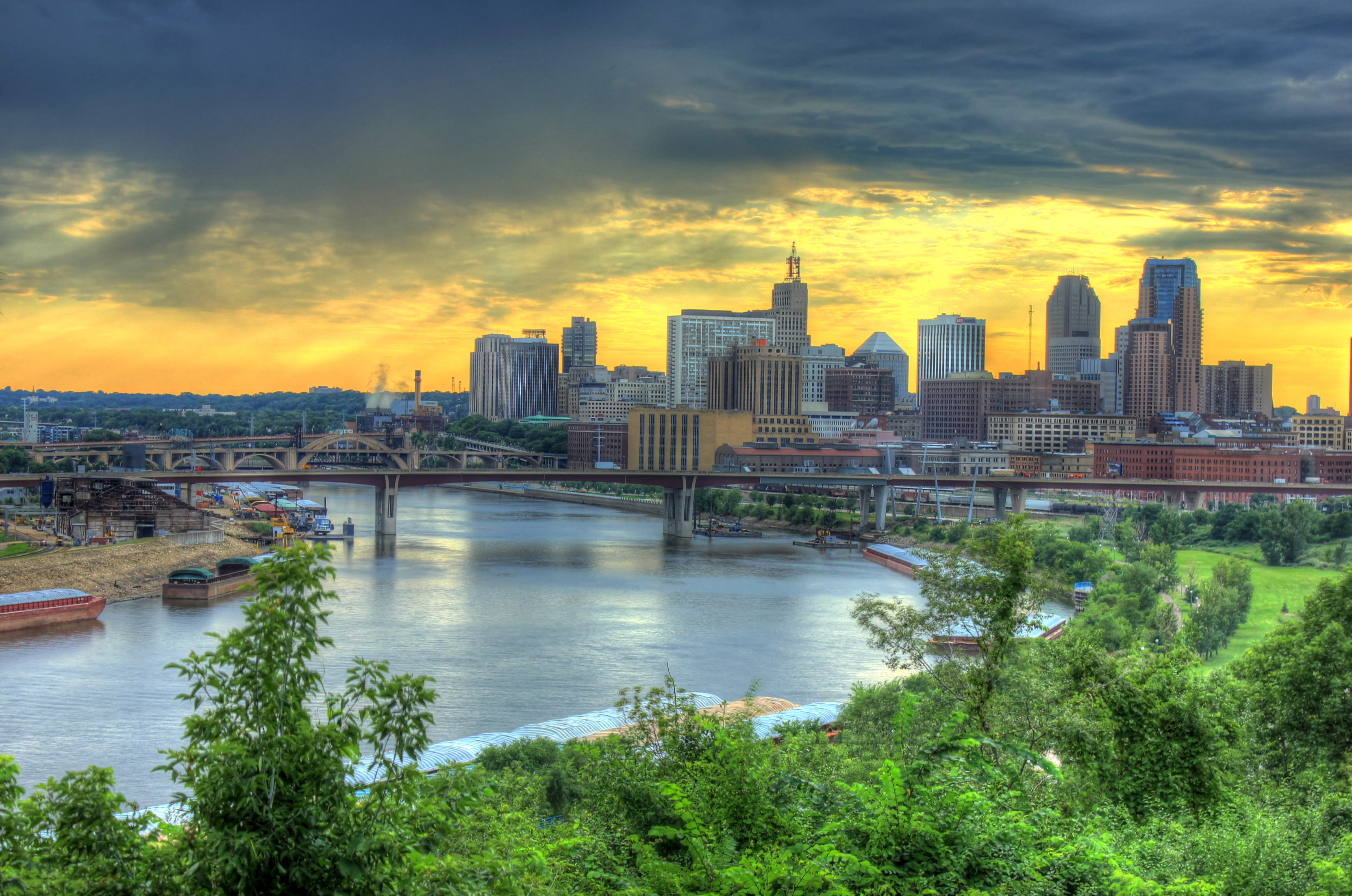 Downtown St Paul Framed By The High Bridge Stock Photo - Download Image Now  - St. Paul - Minnesota, Minnesota, Downtown District - iStock