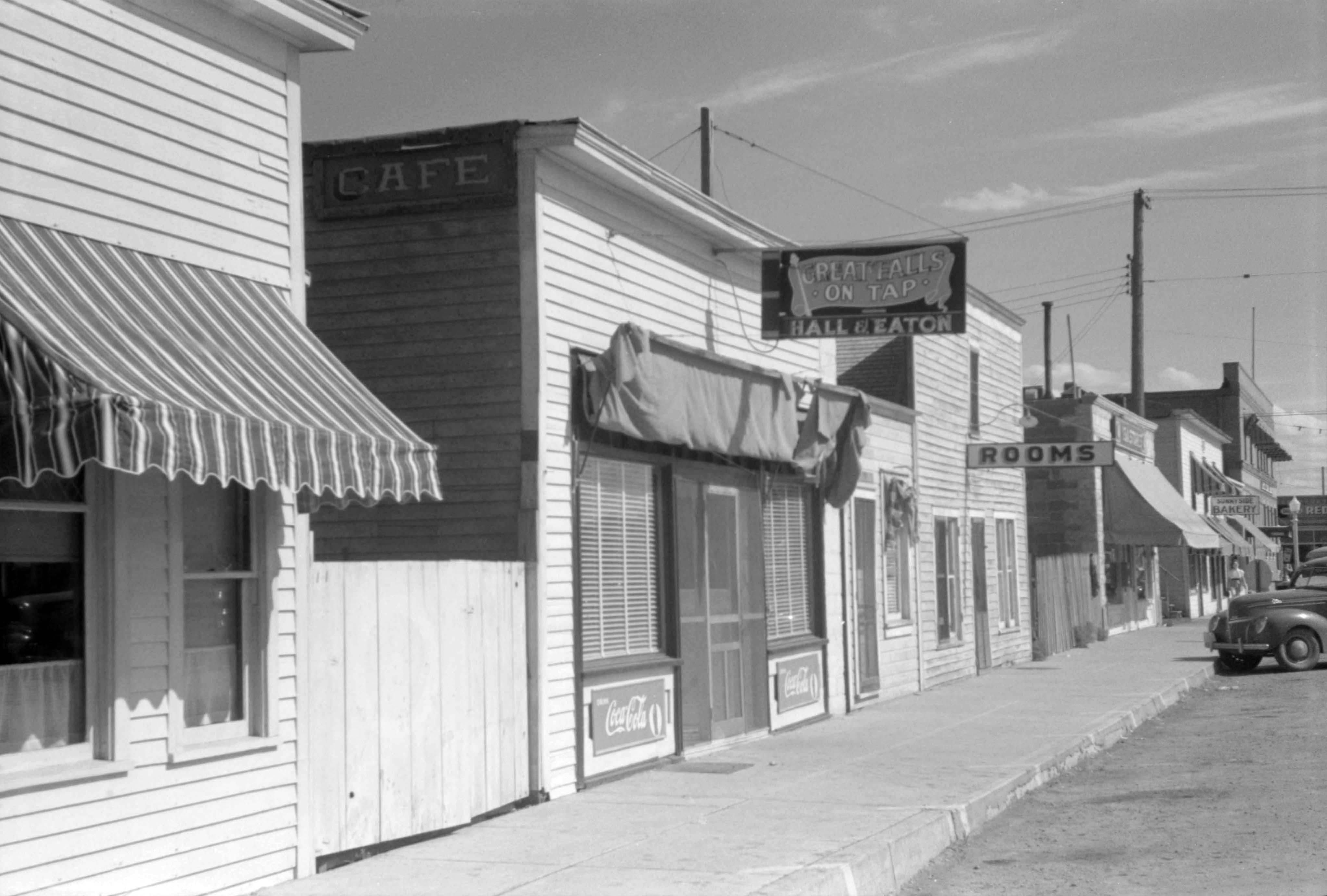 Street in Wolf Point, 1941 in Montana image - Free stock photo - Public Domain photo - CC0 Images