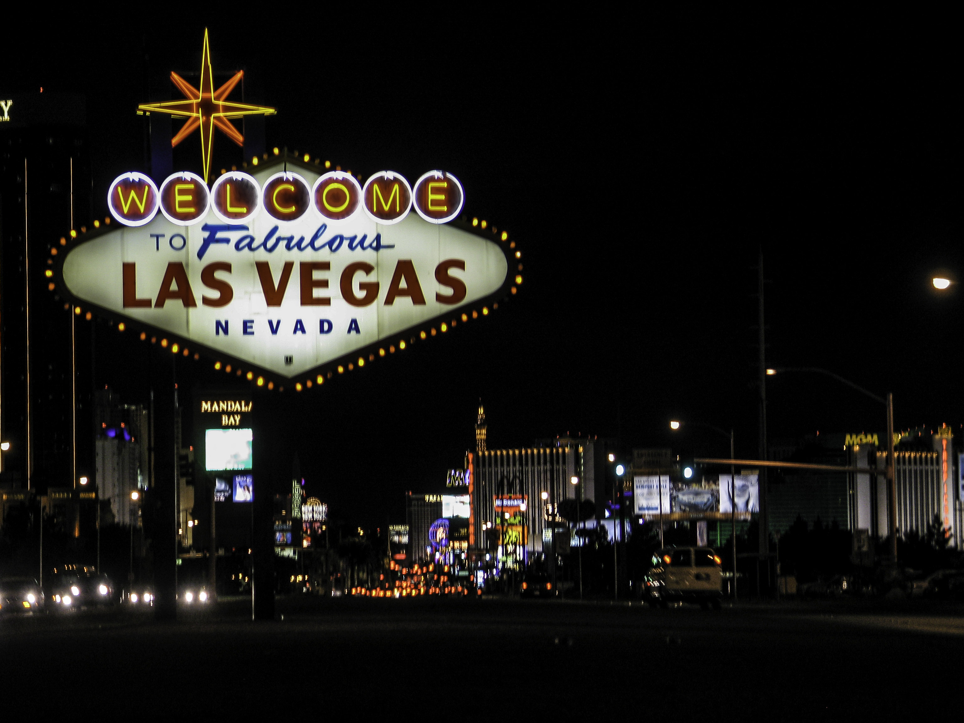 File:Las Vegas Sign Nightly.jpg - Wikimedia Commons