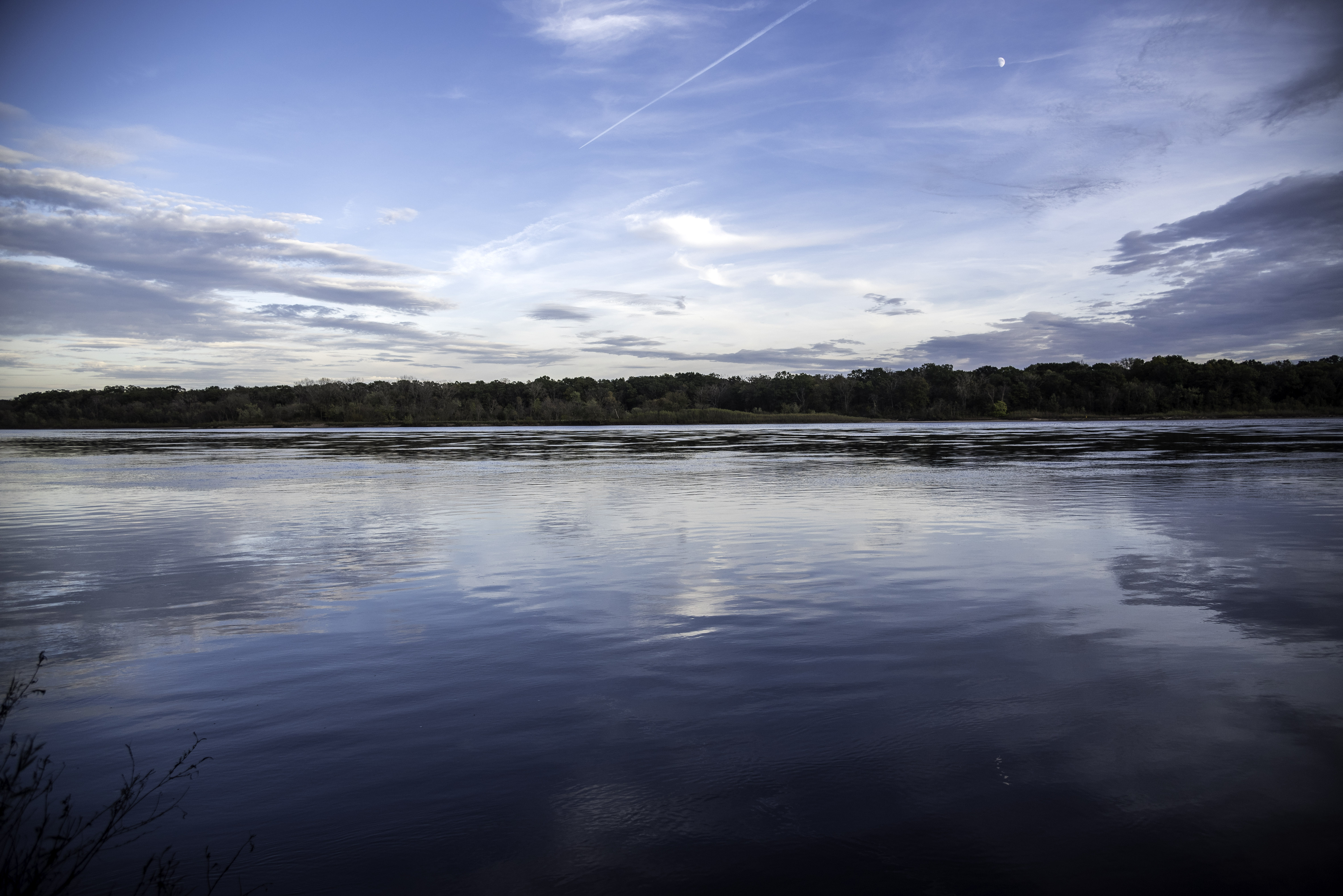 Waters of the peaceful Wisconsin River at Ferry Bluff image - Free