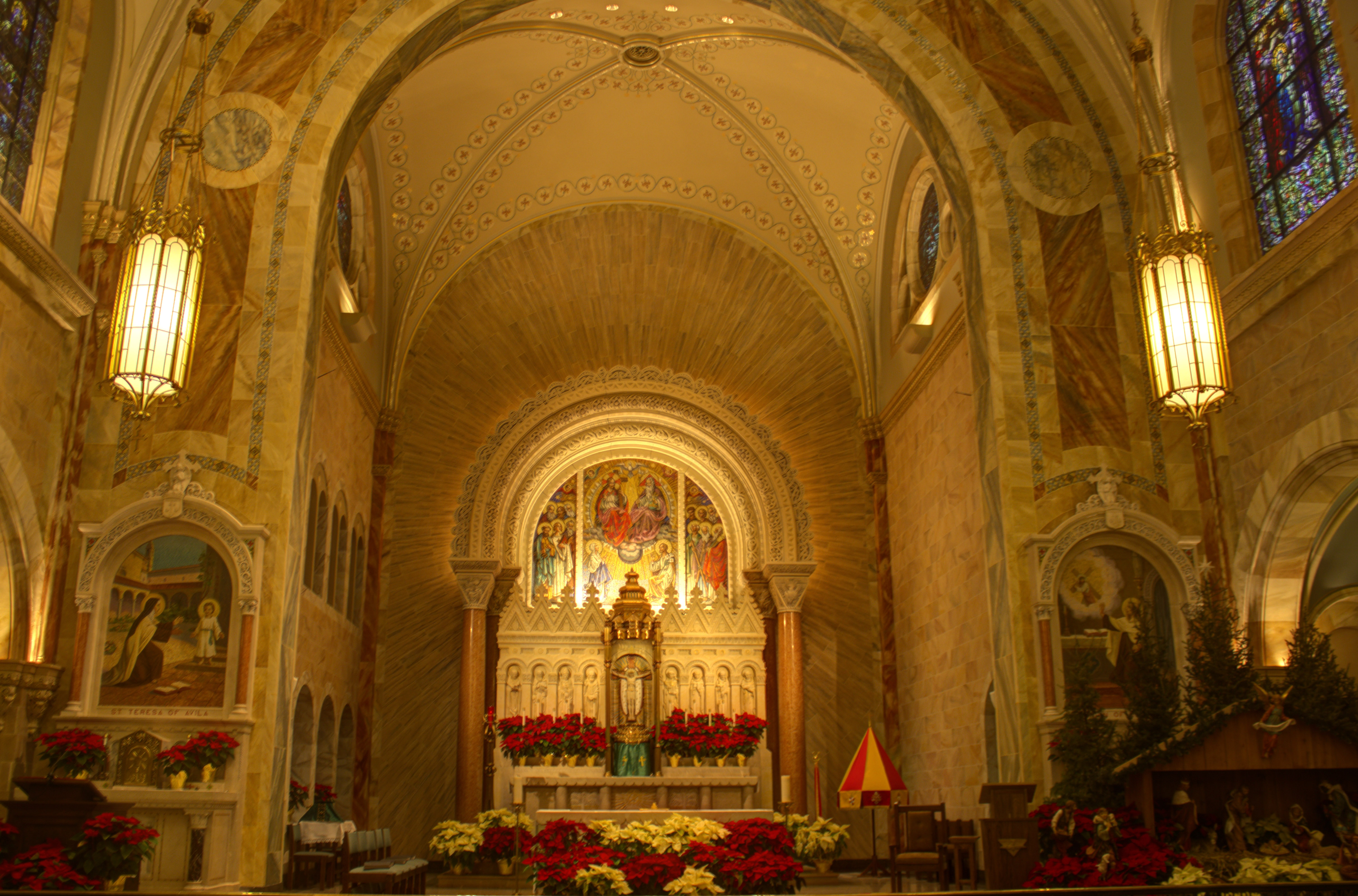 Inside the Basilica at Holy Hill, Wisconsin image - Free stock photo