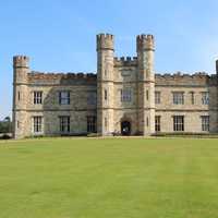 Leeds Castle, frontal view