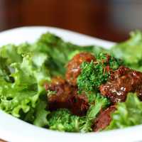 Steak Salad with lettuce