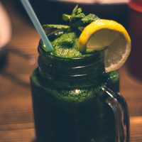 Yummy Green Drink with Lemon