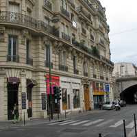 Avenue de la Marne in Asnières-sur-Seine, France