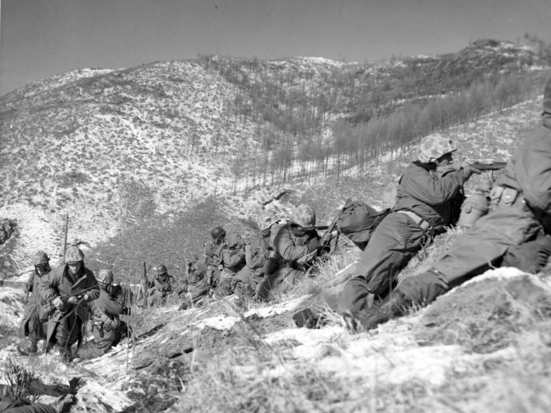 Marines Taking Cover At The Battle Of Chosin Reservoir Korean War