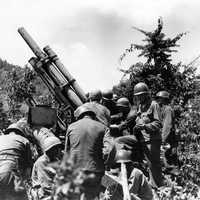  U.S. howitzer position near the Kum River in the Korean War