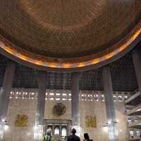 President Barack Obama and Michelle Obama visit Istiqlal