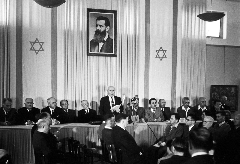 https://www.goodfreephotos.com/cache/israel/other-israel/david-ben-gurion-proclaiming-the-israeli-declaration-of-independence-in-israel-in-1948_800.jpg?cached=1523562552