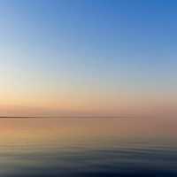 Horizon dusk on the lake