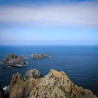 Sea Rocks in the ocean to the horizon