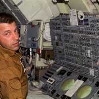 astronaut-paul-weitz-mans-apollo-telescope-mount-1973