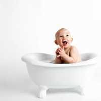 baby-2-in-bathtub