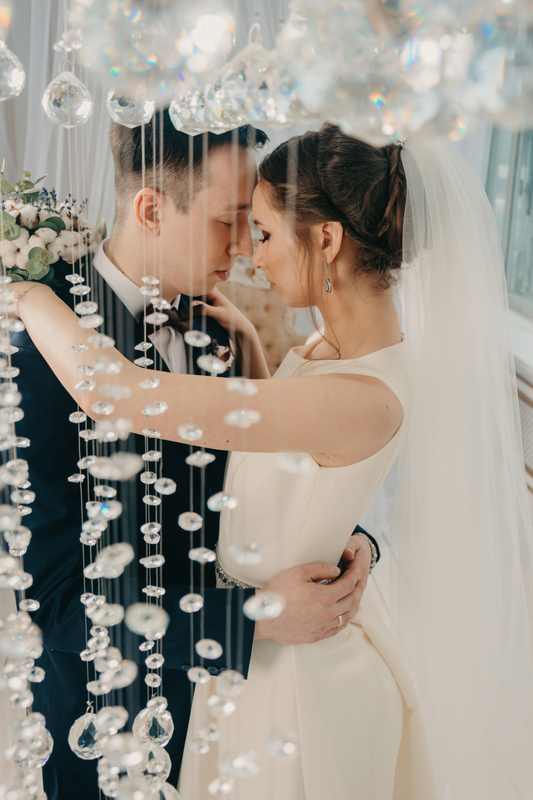 Bride And Groom Kissing At A Wedding Image Free Stock