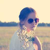 girl-with-summer-flowers