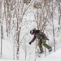 guy-jumping-on-a-snowboard