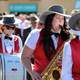 marching-people-playing-instruments