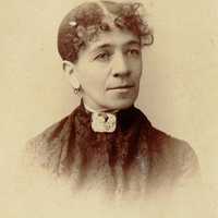 old-photograph-taken-in-1880s-of-a-woman
