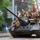 soldiers-sitting-on-the-tank