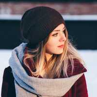 teenage-girl-in-scarf-hat-winter-clothes