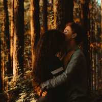 young-couple-in-the-woods