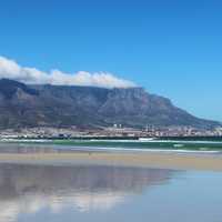 Cape town landscape with lake and mountain